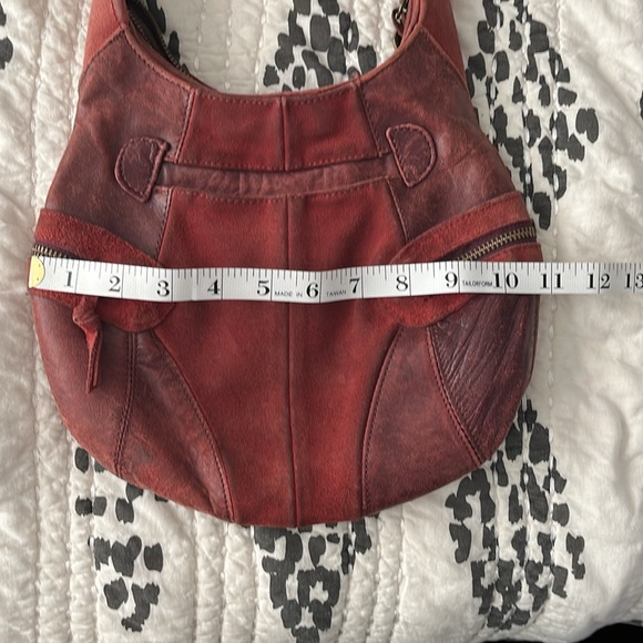 Gorgeous cranberry leather and suede purse - Picture 7 of 9